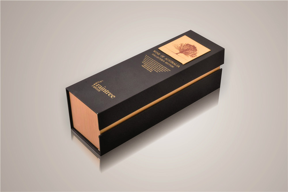 個(gè)性化酒瓶包裝盒設(shè)計(jì)應(yīng)順應(yīng)哪些方面發(fā)展？